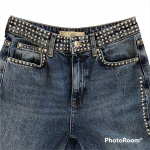 TOPSHOP Classic Moto Mom jeans high waisted straight leg. Silver Studs. Size 26